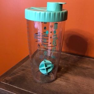 Pampered Chef pancake shaker bottle